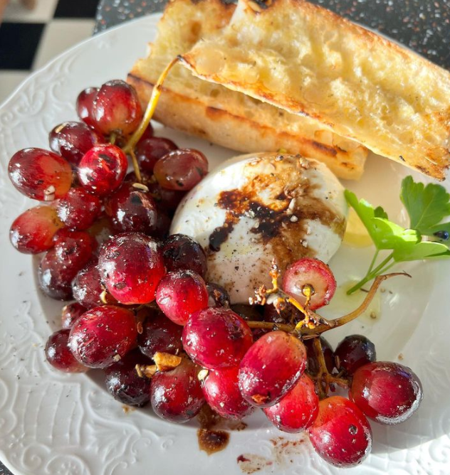 Roasted grapes and burrata