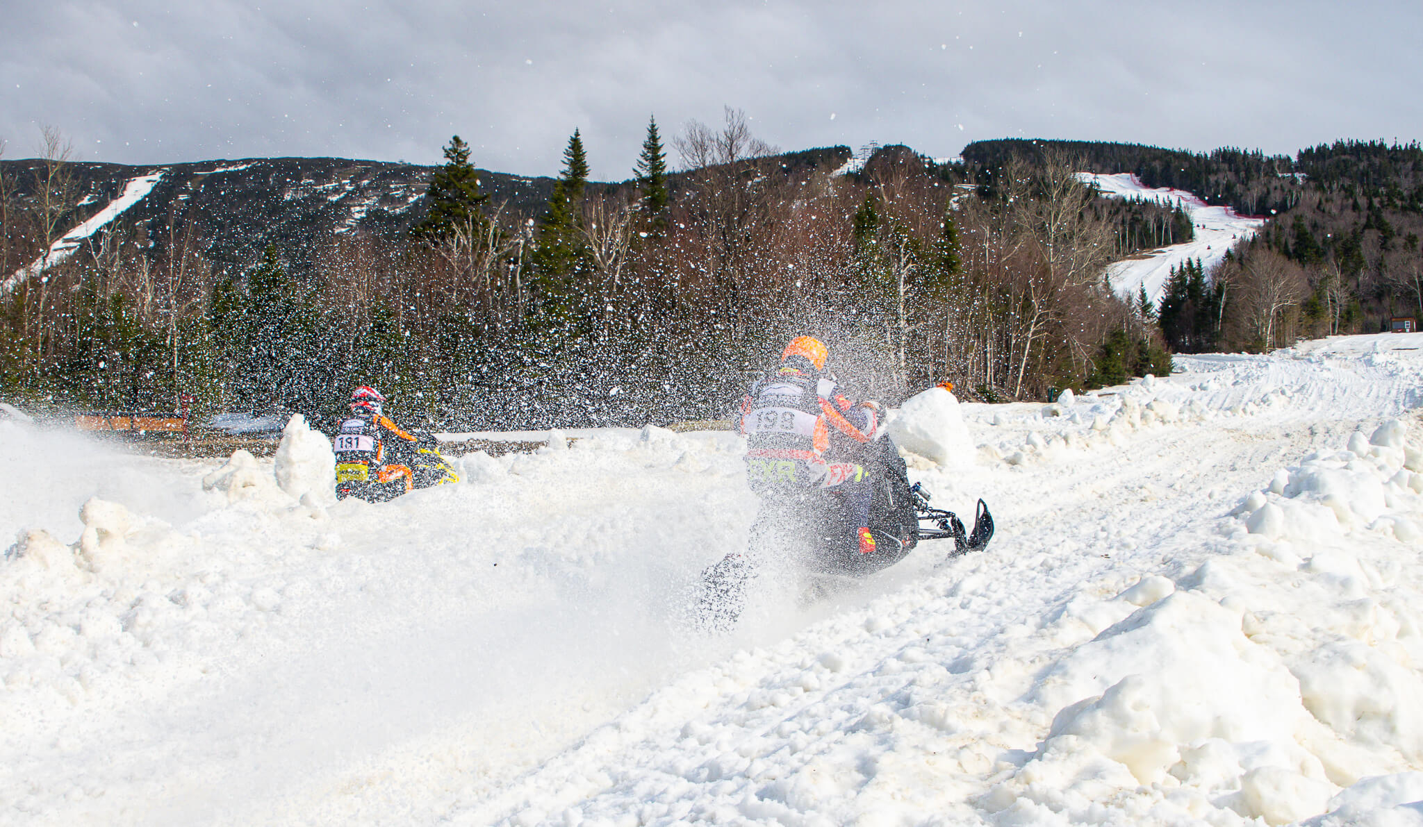 2023 snowmobile hill climb race start at Saddleback